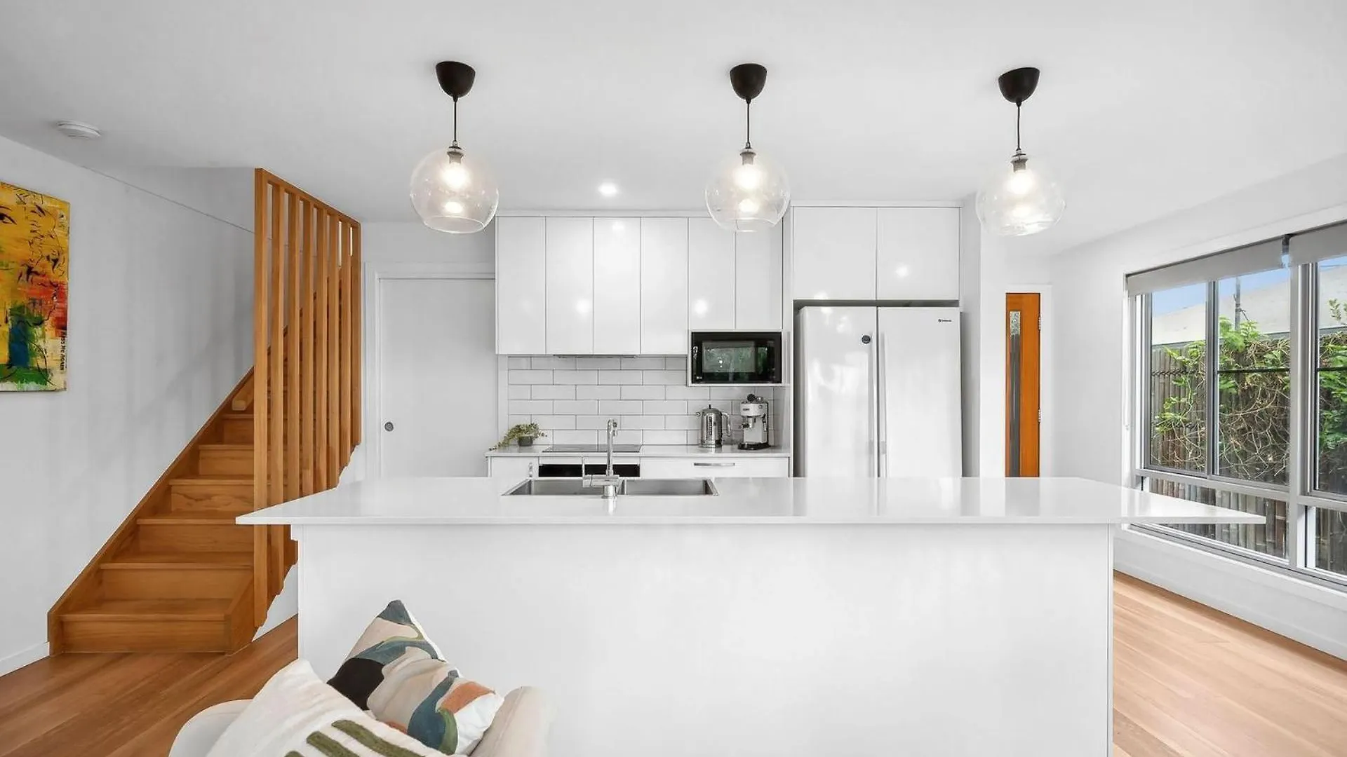 2 - 8 Pandanus, Beautiful Townhouse Walking Distance To Beach Mudjimba
