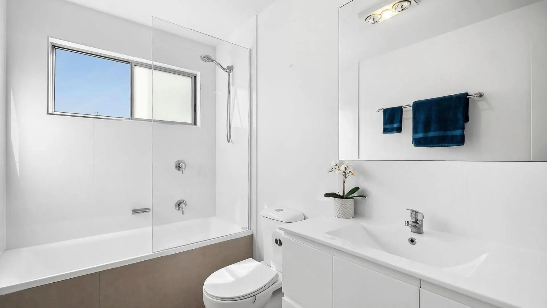 2 - 8 Pandanus, Beautiful Townhouse Walking Distance To Beach Mudjimba 0*,  Australia